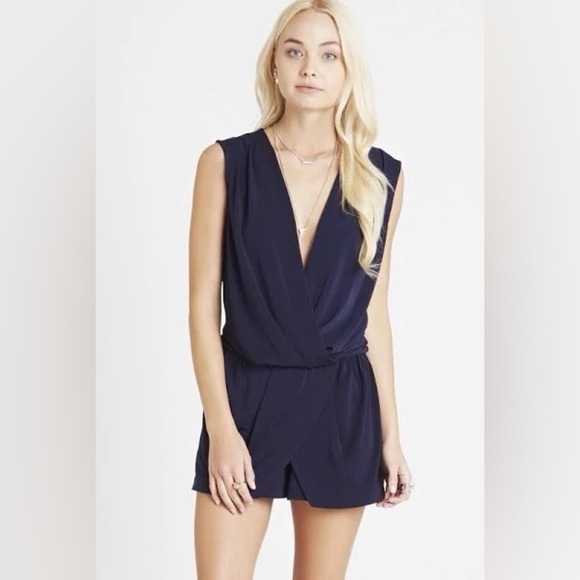 NWT BCBGeneration Navy Blue Skort Romper Size Medium - Picture 2 of 4